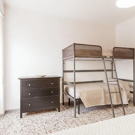 La Perla Sul Mare, * 레반토