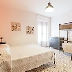 La Perla Sul Mare, ليفانتو